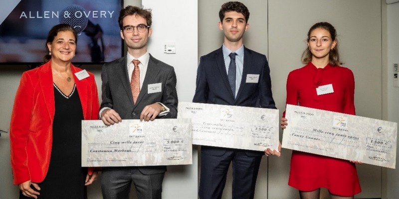 Charlotte Dennery (BNP Paribas Personal Finance), Constantin Mathews, Armand Centauri et Fanny Caunes (lauréats) @Executive Studio
